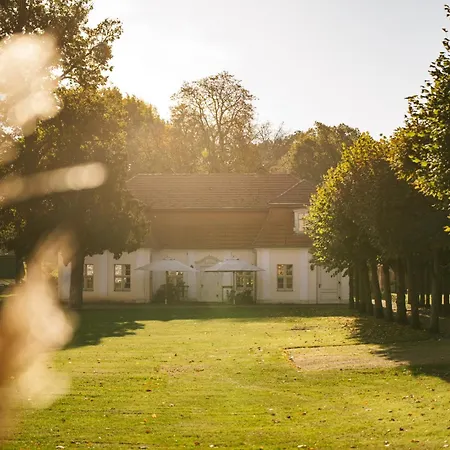 Schloss Und Gut Liebenberg-2