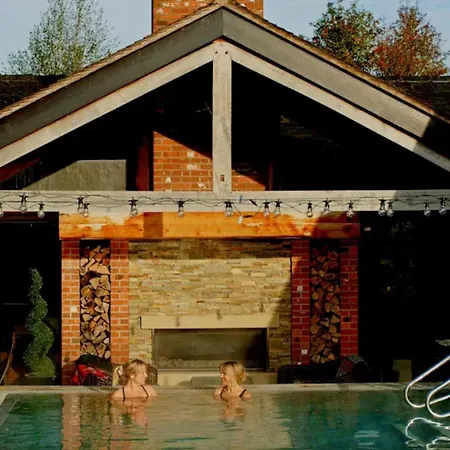 Moddershall Oaks Country Spa Retreat-3