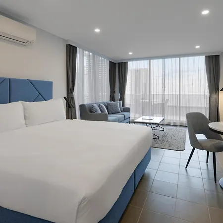 Meriton Suites Broadbeach-2