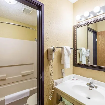 Quality Inn Scottsbluff-2