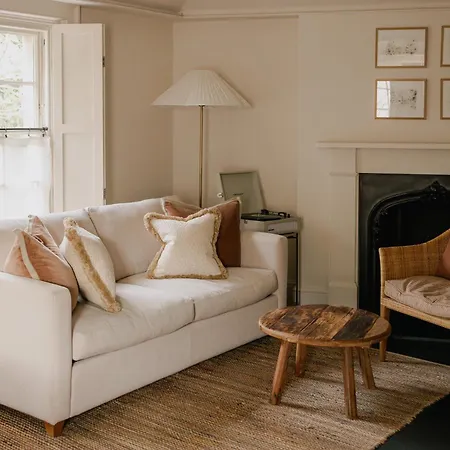 No 15 By Guesthouse, Bath-3
