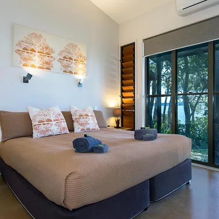 Eumarella Shores Noosa Lake Retreat-3