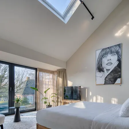 Van Heeckeren City Centre Jacuzzi Lofts-2