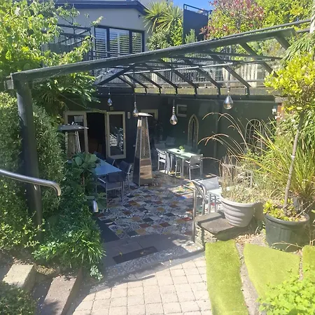 Quinlan & Cooke Boutique Townhouse And Qcs Seafood Restaurant-3