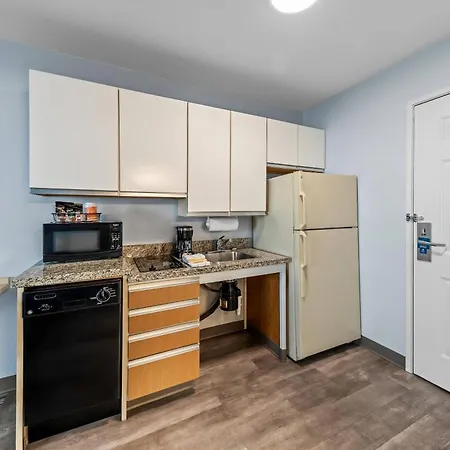 Mainstay Suites Cincinnati Blue Ash-2
