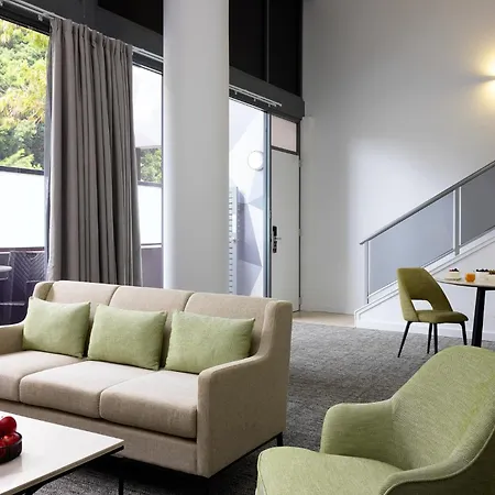 Meriton Suites Waterloo-3