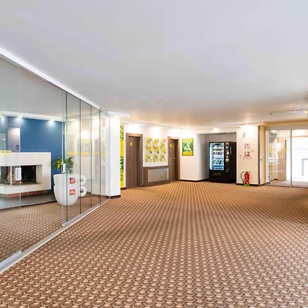 Sleeep Hotel Voesendorf-2