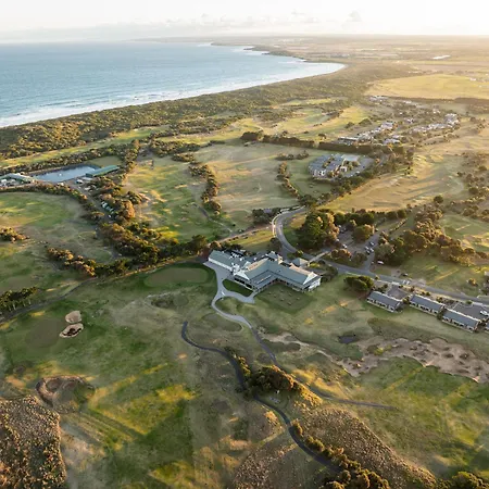 13Th Beach Golf Lodges-3