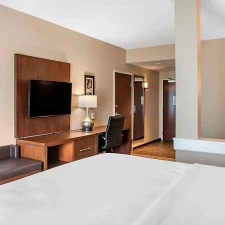Comfort Inn & Suites Clarkston Pine Knob Area-3
