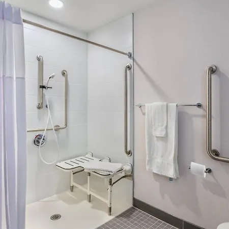 Comfort Inn & Suites-3