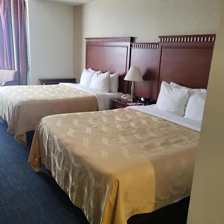 Quality Inn & Suites Bay Front-3