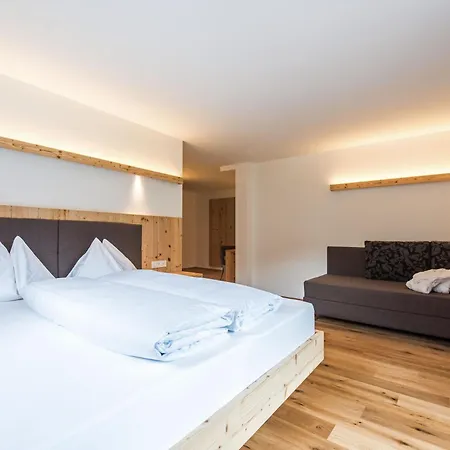 Hotel Fronza - Your Hike & Mountain Home-2