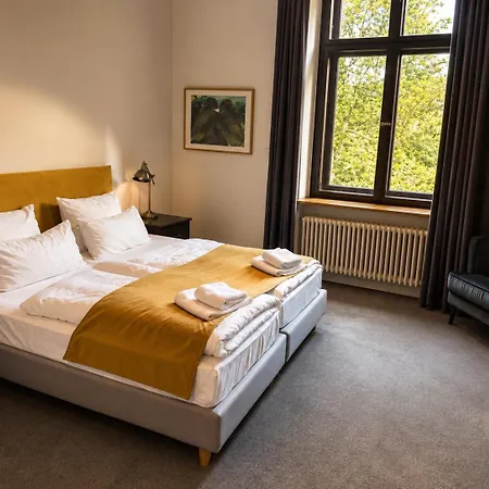 Romantik Hotel Schloss Reichenow-2