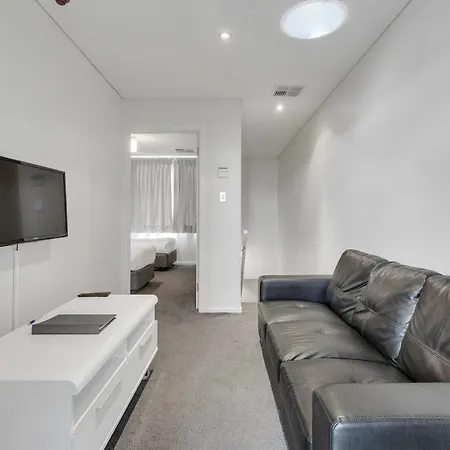 Mawson Lakes Hotel-2