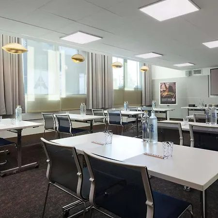 Novotel Paris Stade Basilique-3