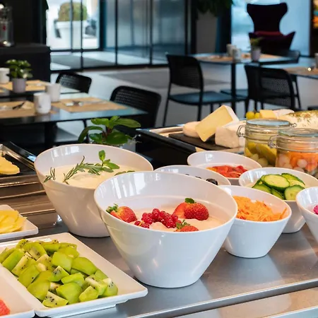 Novotel Suites Genève Aéroport-2