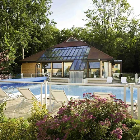 Novotel Fontainebleau Ury-2