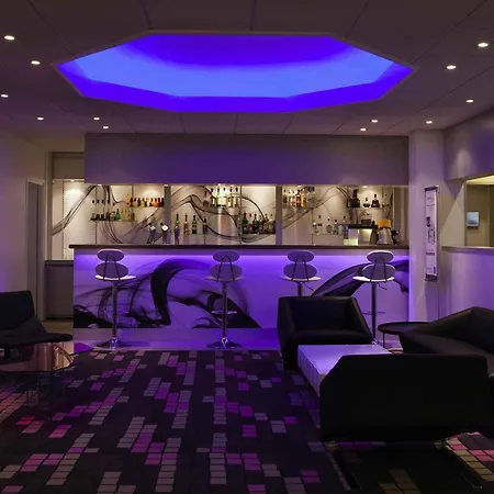 Novotel Fontainebleau Ury-3
