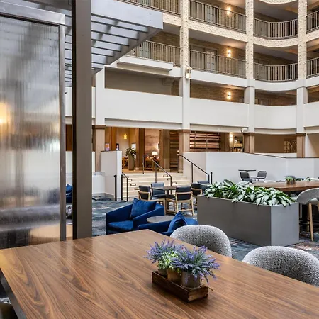 Embassy Suites By Hilton Minneapolis Bloomington Edina-3