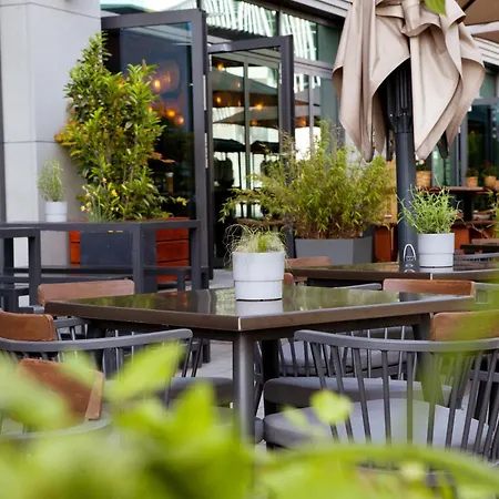 Hotel Indigo Berlin - East Side Gallery By Ihg-3