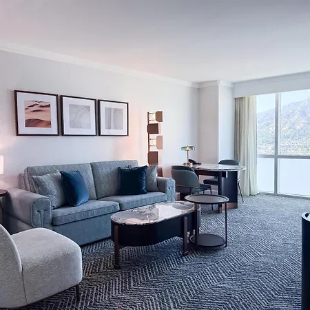 Embassy Suites Los Angeles Glendale-3
