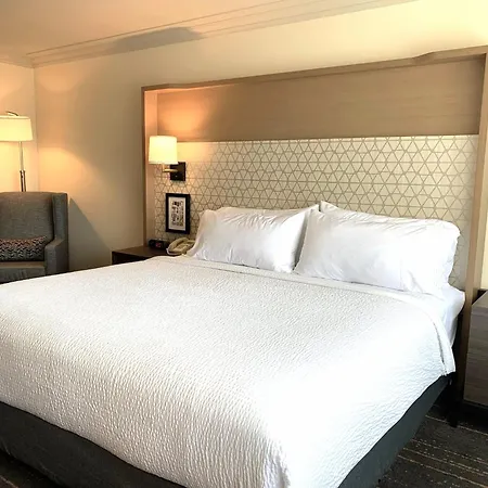 Holiday Inn Victoria - Elk Lake By Ihg-3