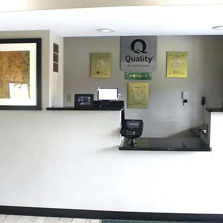 Quality Inn Mccomb-2