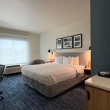 Sleep Inn & Suites Fort Scott-2