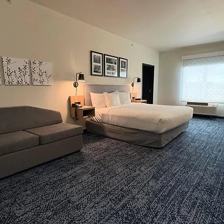 Sleep Inn & Suites Fort Scott-3