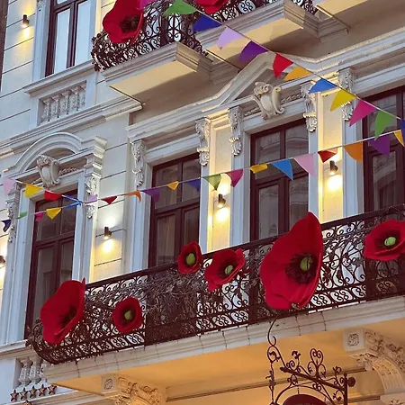Belle Epoque Boutique (Adults Only)-3