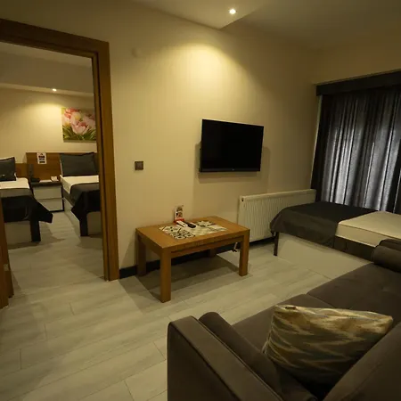 Devin Otel-2