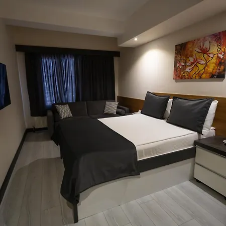 Devin Otel-3