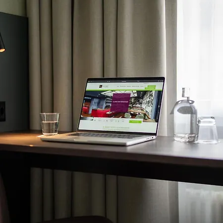 B-Smart Hotel Schoenenwerd-2