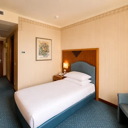 Phi Hotel Astoria-3