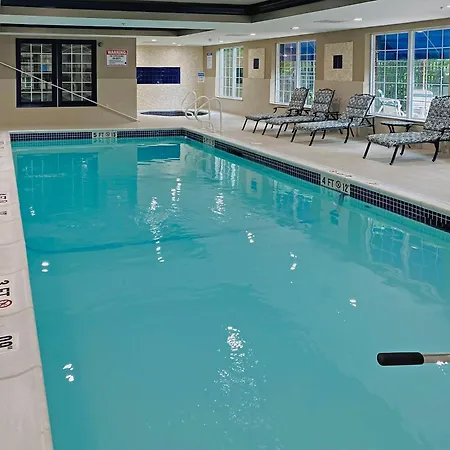 Comfort Inn & Suites Sturbridge-Brimfield-2