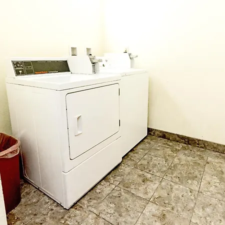 Quality Inn & Suites Marinette-2