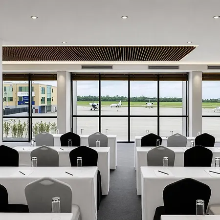 Legend Hotel Lagos Airport, Curio Collection By Hilton-2