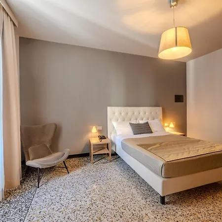 Hnn Luxury Suites-3