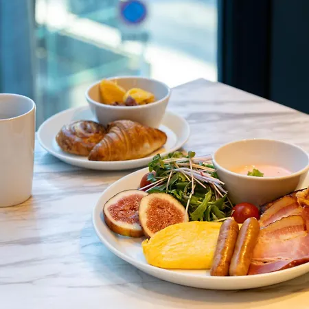 Courtyard By Marriott Osaka Honmachi-3