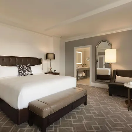 Fairmont Hotel Macdonald-2