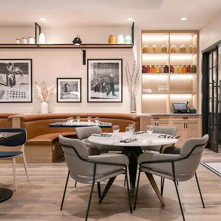 Best Western Plus Baker Street Inn-3