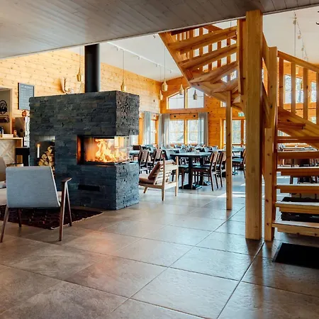 Pinetree Lodge-2