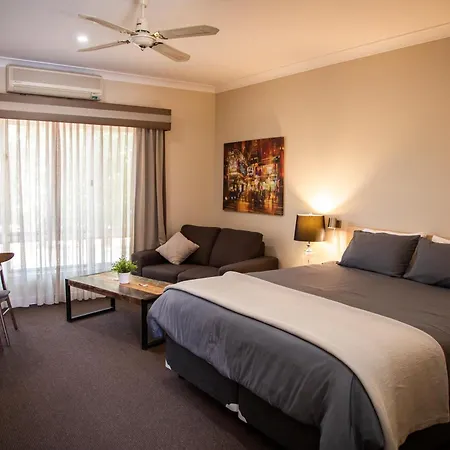 Tumbarumba Motel & Elms Restaurant-3
