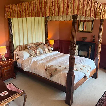 The Hunters Rest Inn-3