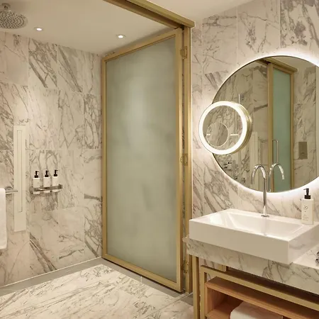 The Botree London, Curio Collection By Hilton-2