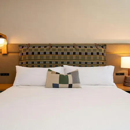 Marin Hilltop Hotel-2