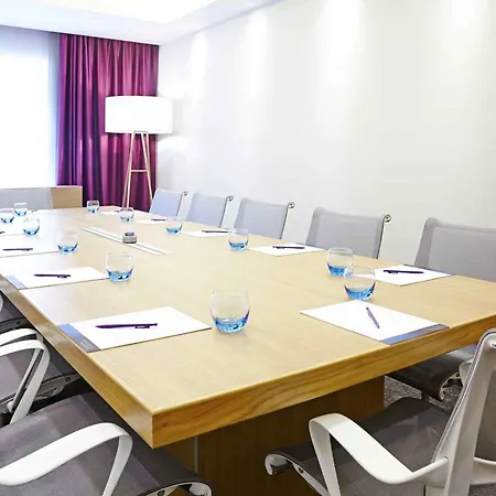 Novotel London Brentford-2