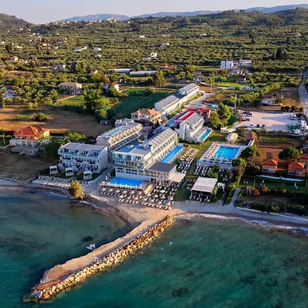 Golden Coast Beachfront Resort-3
