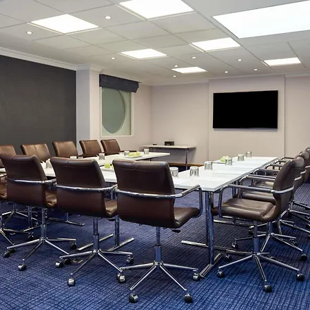 Novotel London Stansted Airport-3