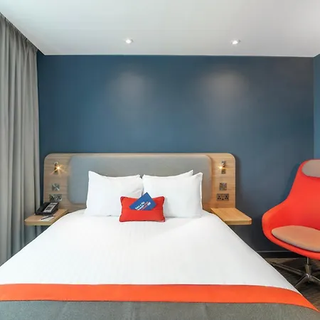 Holiday Inn Express - London Heathrow T4 By Ihg-2